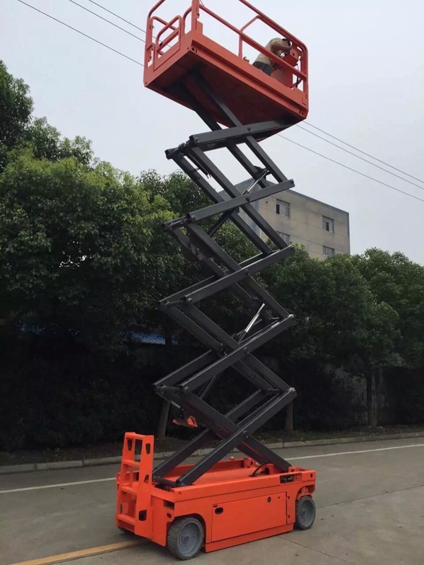 如何減輕小型升降平臺的晃動？